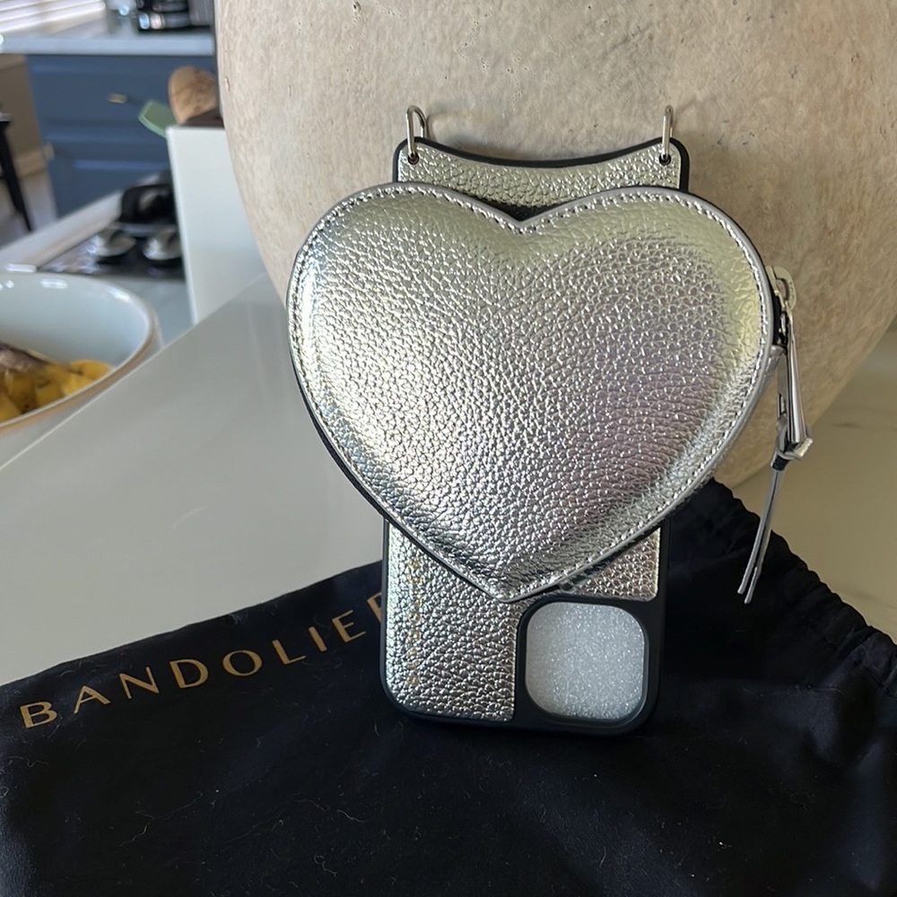 Willa Bandolier Case - IPhone 13 (lost strap)
